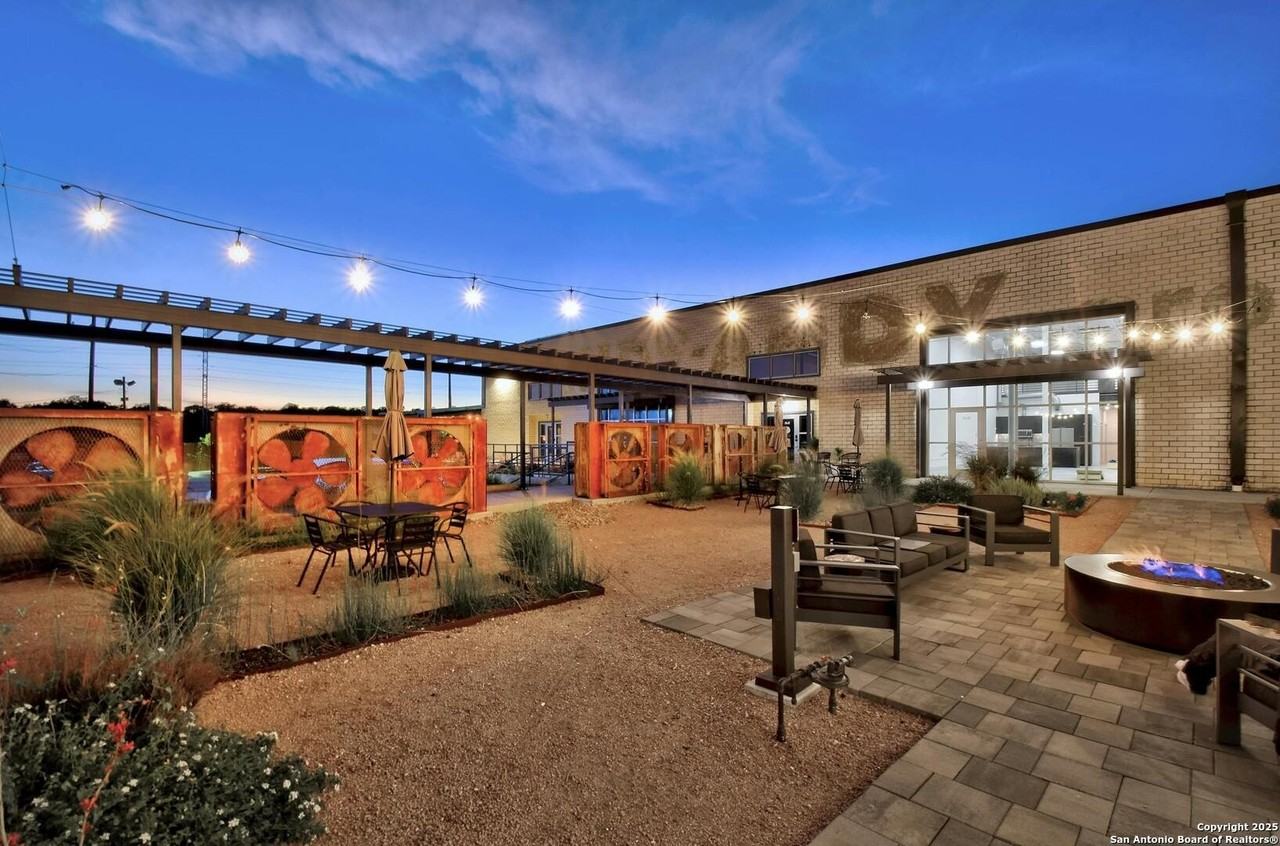 215 Coca-Cola Place #313 - Photo 7 of 8