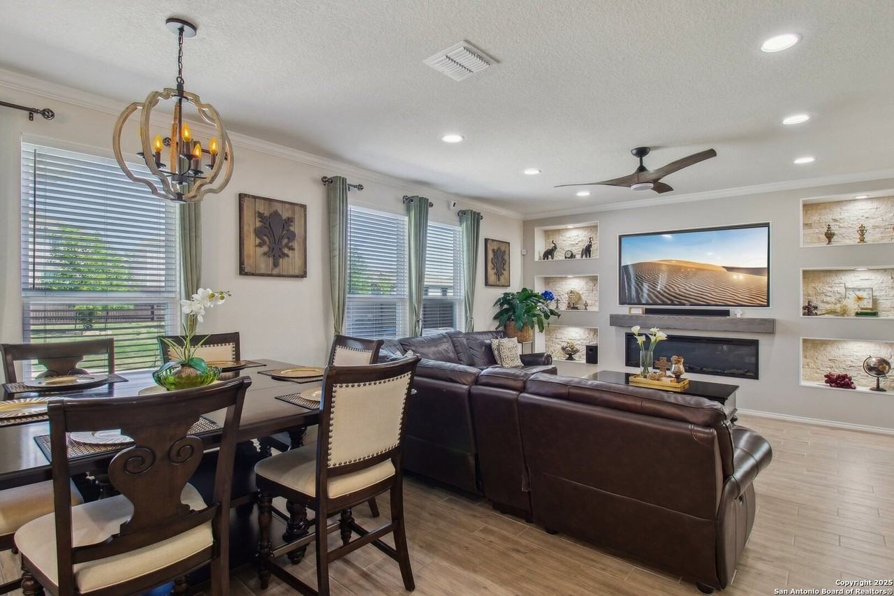 11230 Blue Feather - Photo 4 of 47