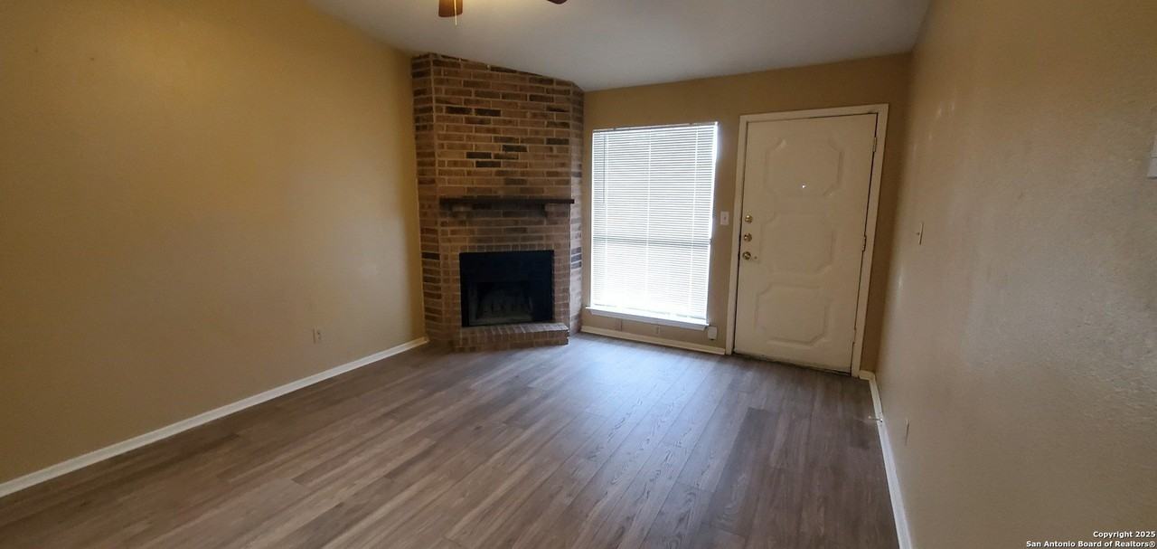 516 Kellys Way - Photo 3 of 17