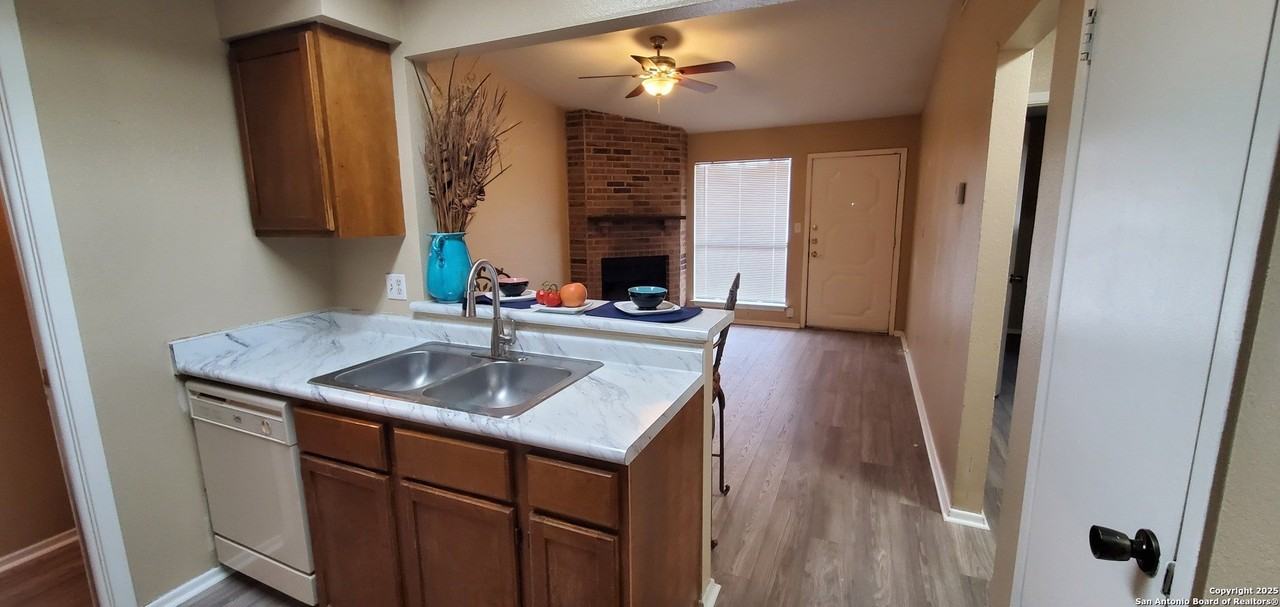 516 Kellys Way - Photo 6 of 17