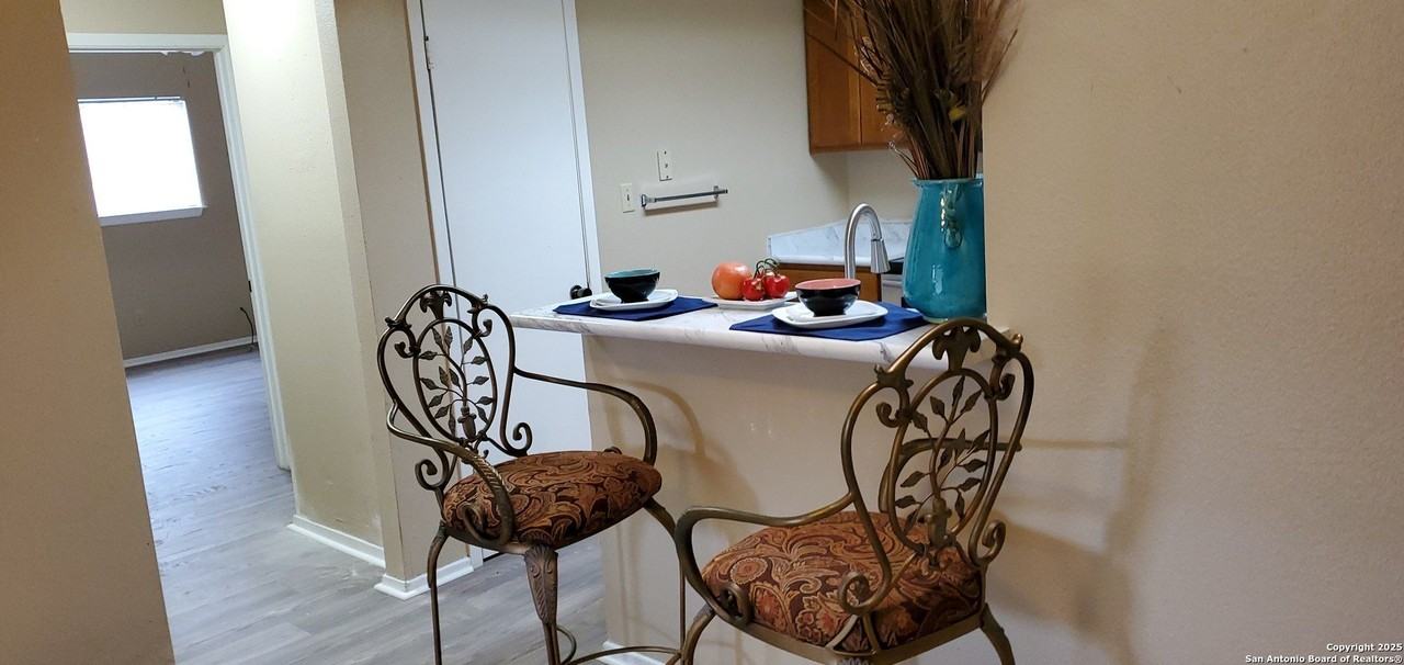 516 Kellys Way - Photo 7 of 17