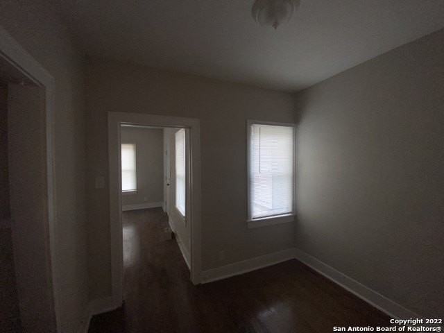 2330 E Commerce St - Photo 5 of 9