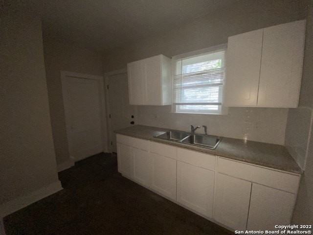 2330 E Commerce St - Photo 6 of 9