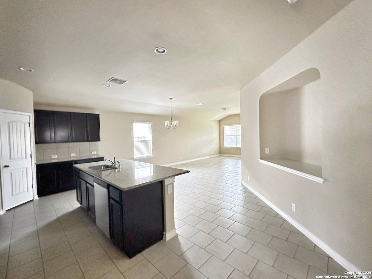 8610 Emerald Sky Dr - Photo 4 of 6