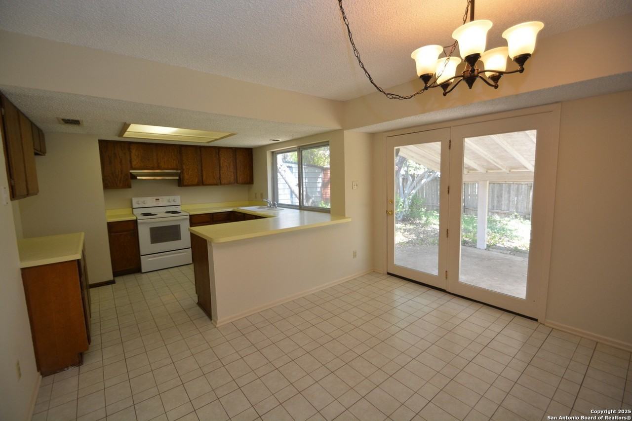 8702 Timberwilde St - Photo 5 of 13