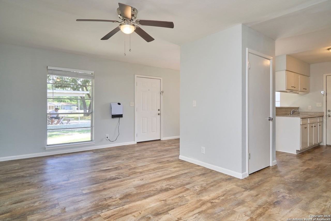 118 San Angelo Boulevard - Photo 5 of 29