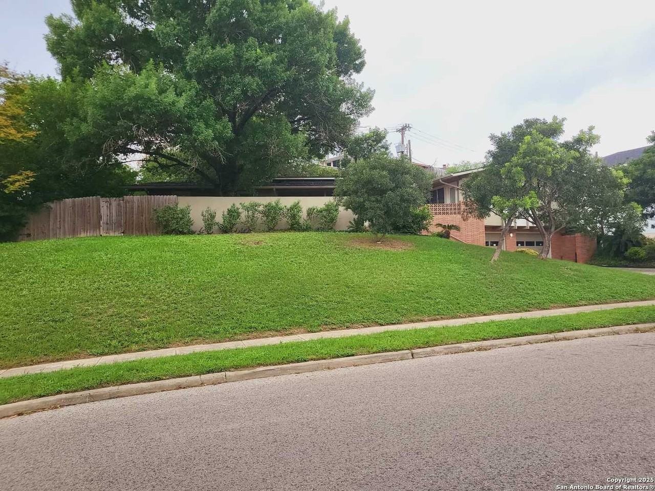 603 W Crestline Dr - Photo 2 of 28