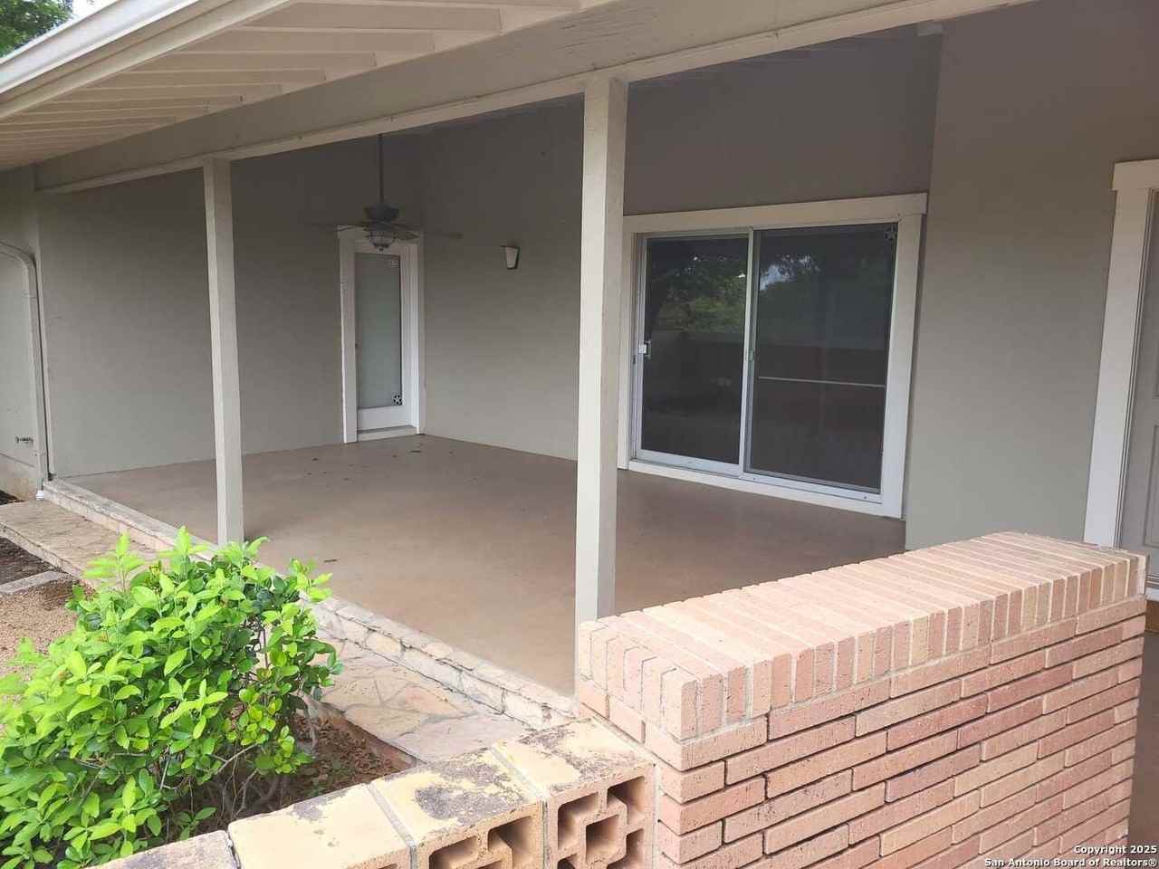 603 W Crestline Dr - Photo 3 of 28