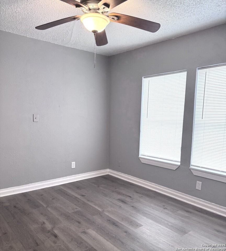 403 Terrell Ave Apt 2 #2 - Photo 4 of 12