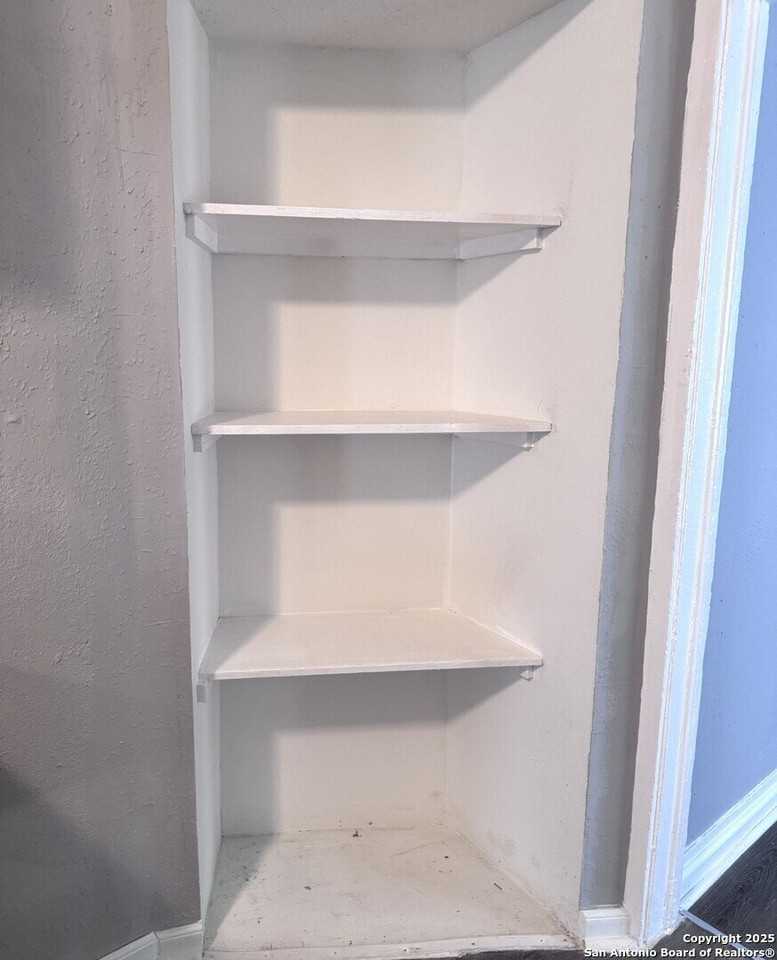 403 Terrell Ave Apt 2 #2 - Photo 7 of 12