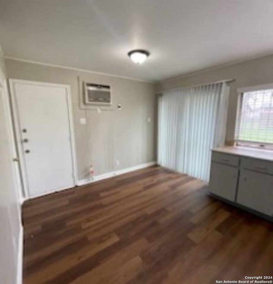 5315 Indian Desert St - Photo 6 of 18