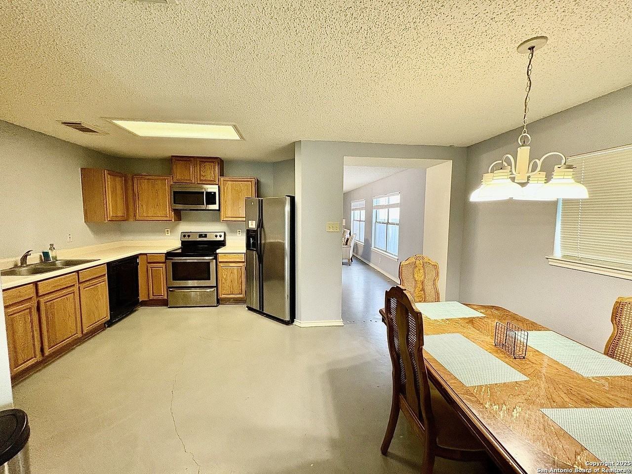 6322 Regency Wood - Photo 7 of 22