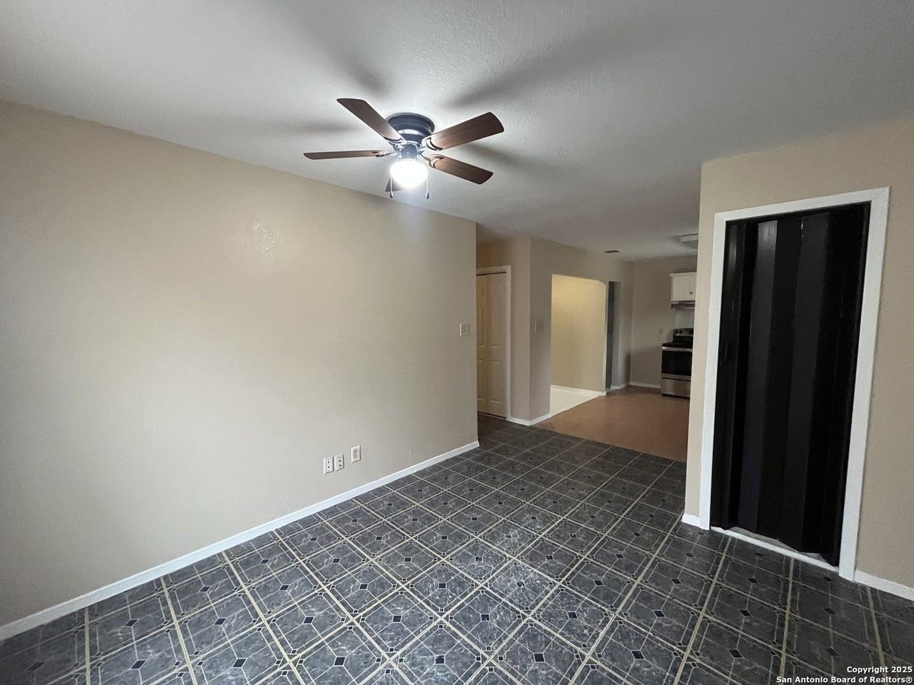 2228 Buffalo Street - Photo 6 of 24