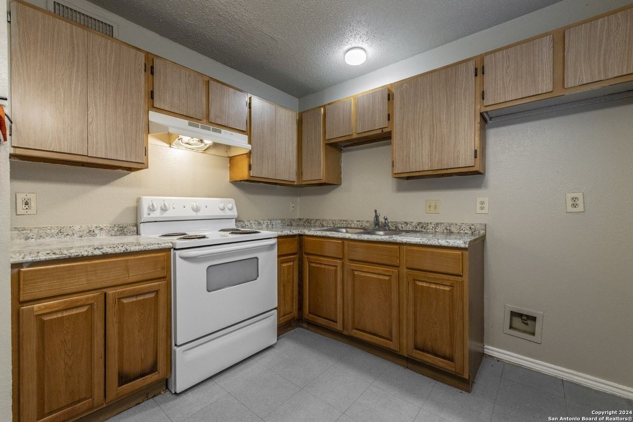 1634 West Woodlawn Avenue #2 - Photo 4 of 12