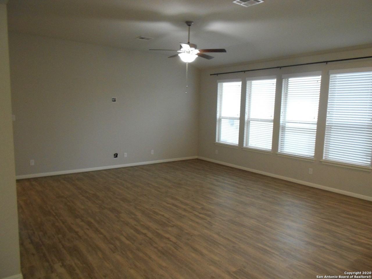 9729 Novacek Blvd - Photo 7 of 22