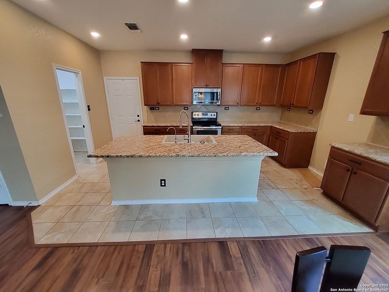 7150 Palomino Bay - Photo 3 of 23