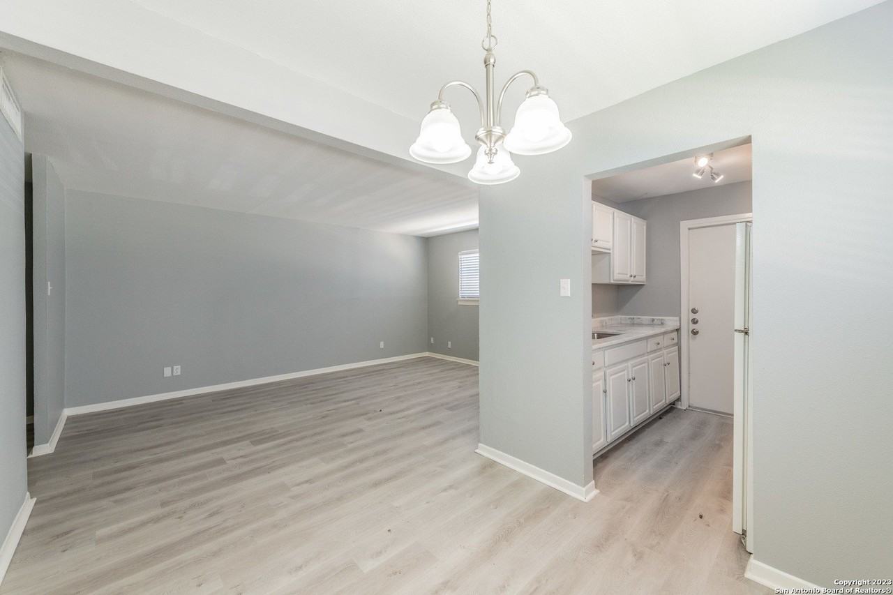 423 East Dewey Place #4 - Photo 6 of 18