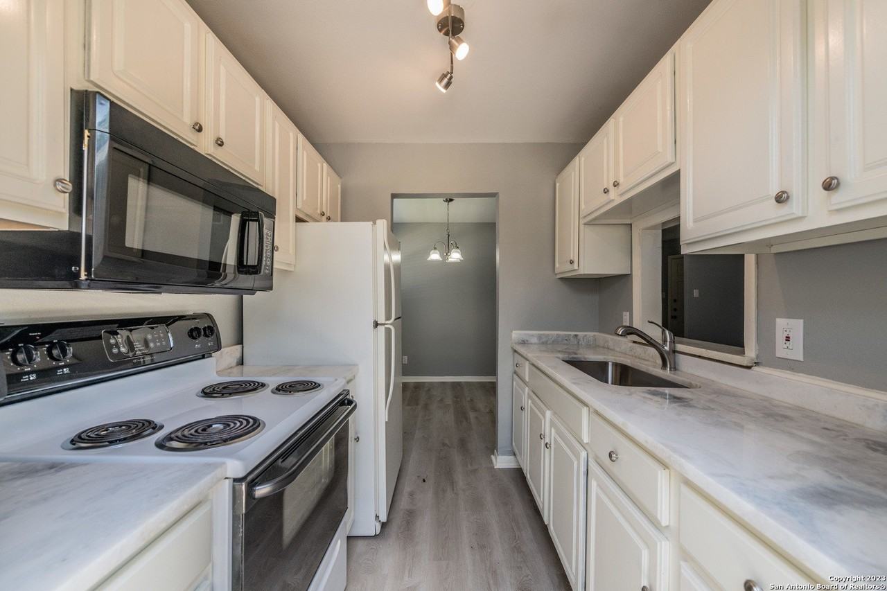 423 East Dewey Place #4 - Photo 7 of 18