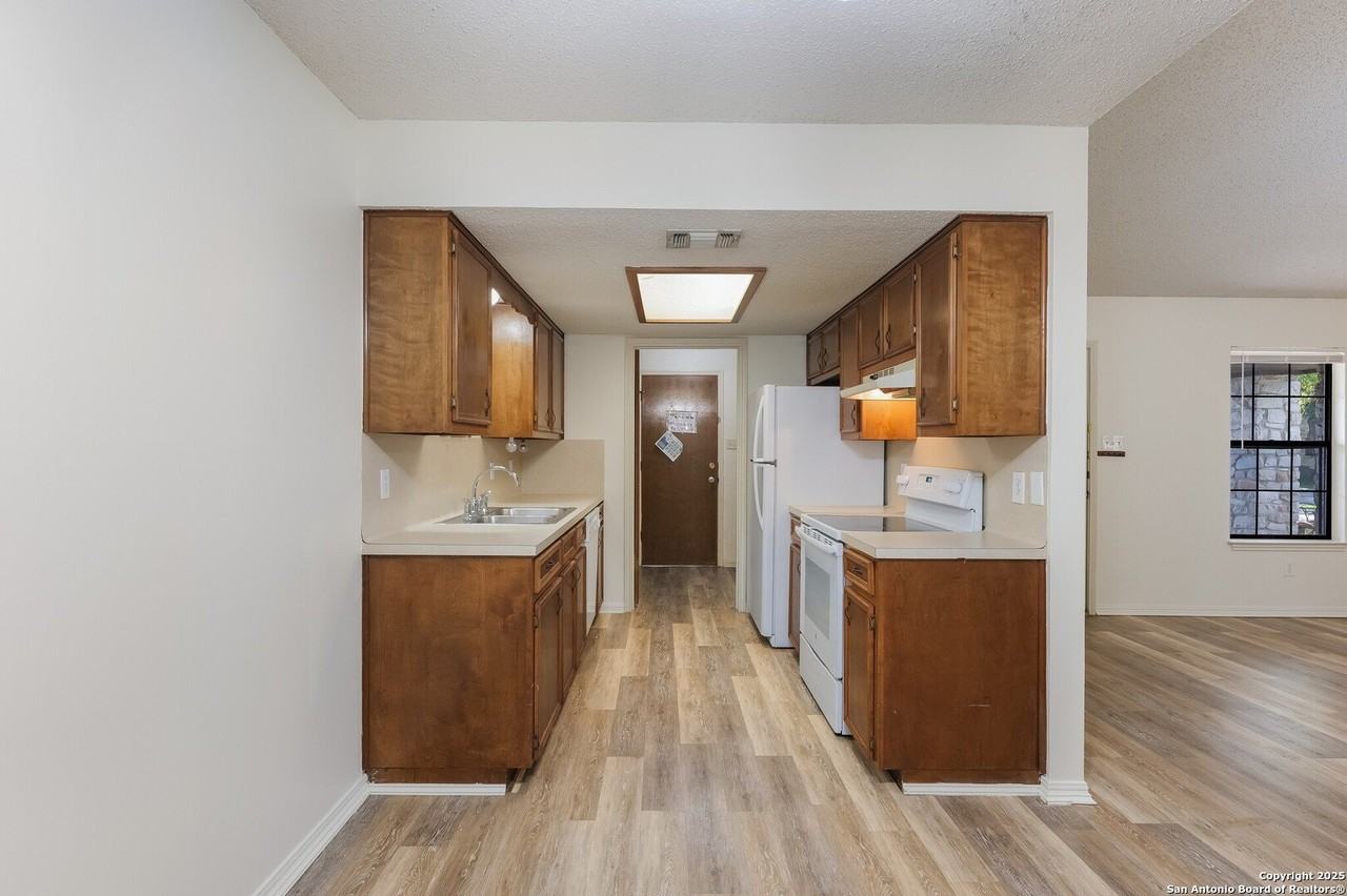 2109 Holly Springs Dr #A - Photo 6 of 15