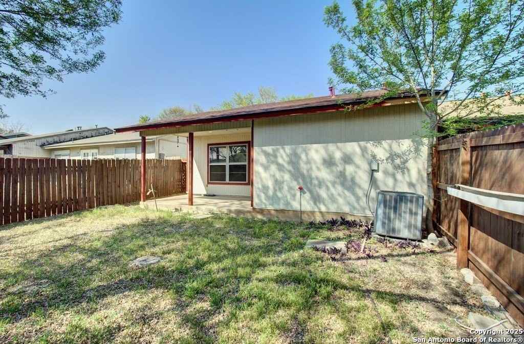 1346 Bayou Dr - Photo 4 of 24