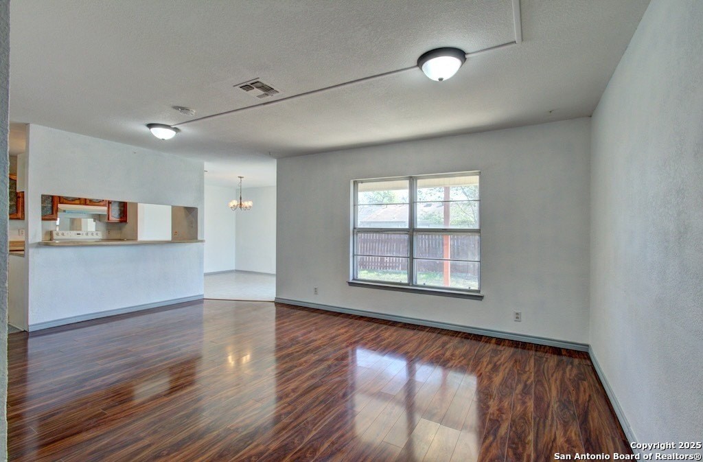 1346 Bayou Dr - Photo 5 of 24