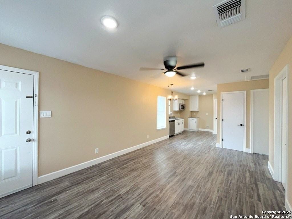 7571 Windsor Oaks - Photo 7 of 23