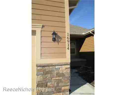 16914 Summit Dr - Photo 2 of 14