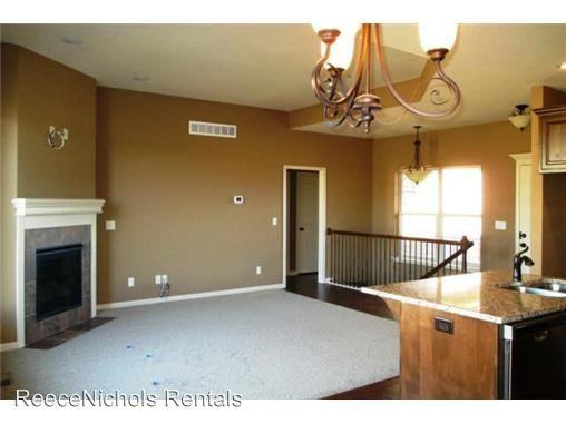 16914 Summit Dr - Photo 3 of 14