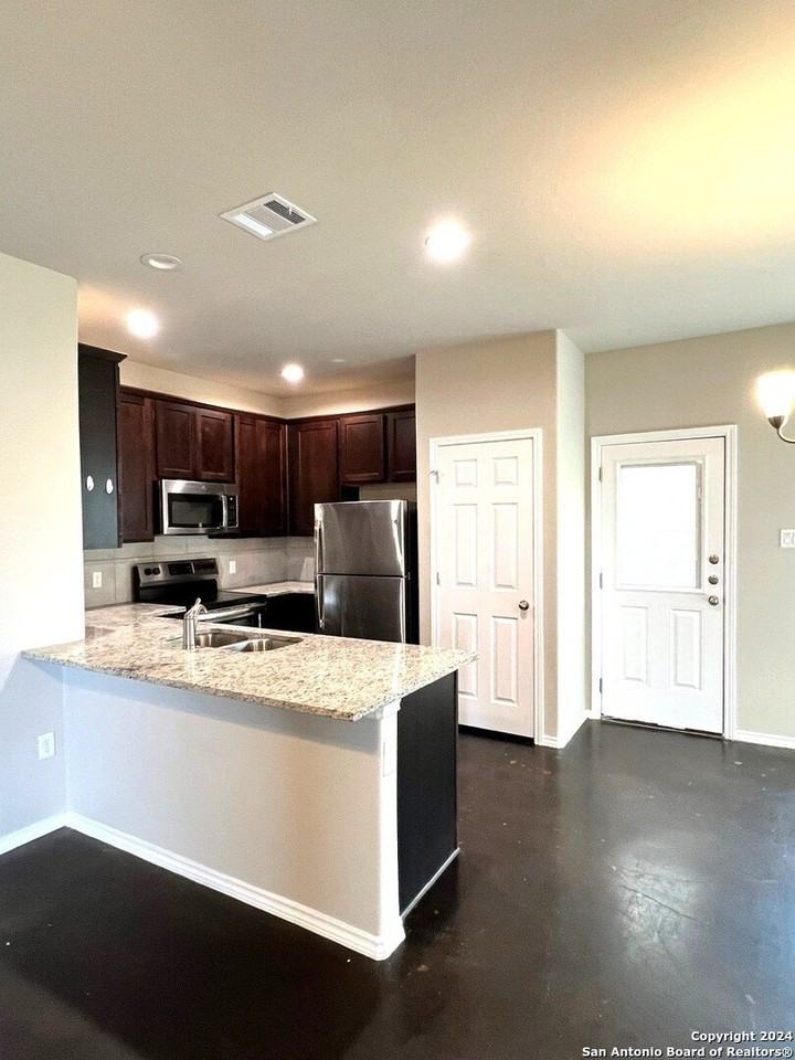 1514 Lucile Street - Photo 4 of 16