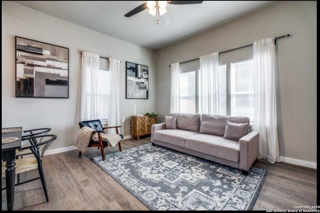 1205 Wyoming St - Photo 5 of 12