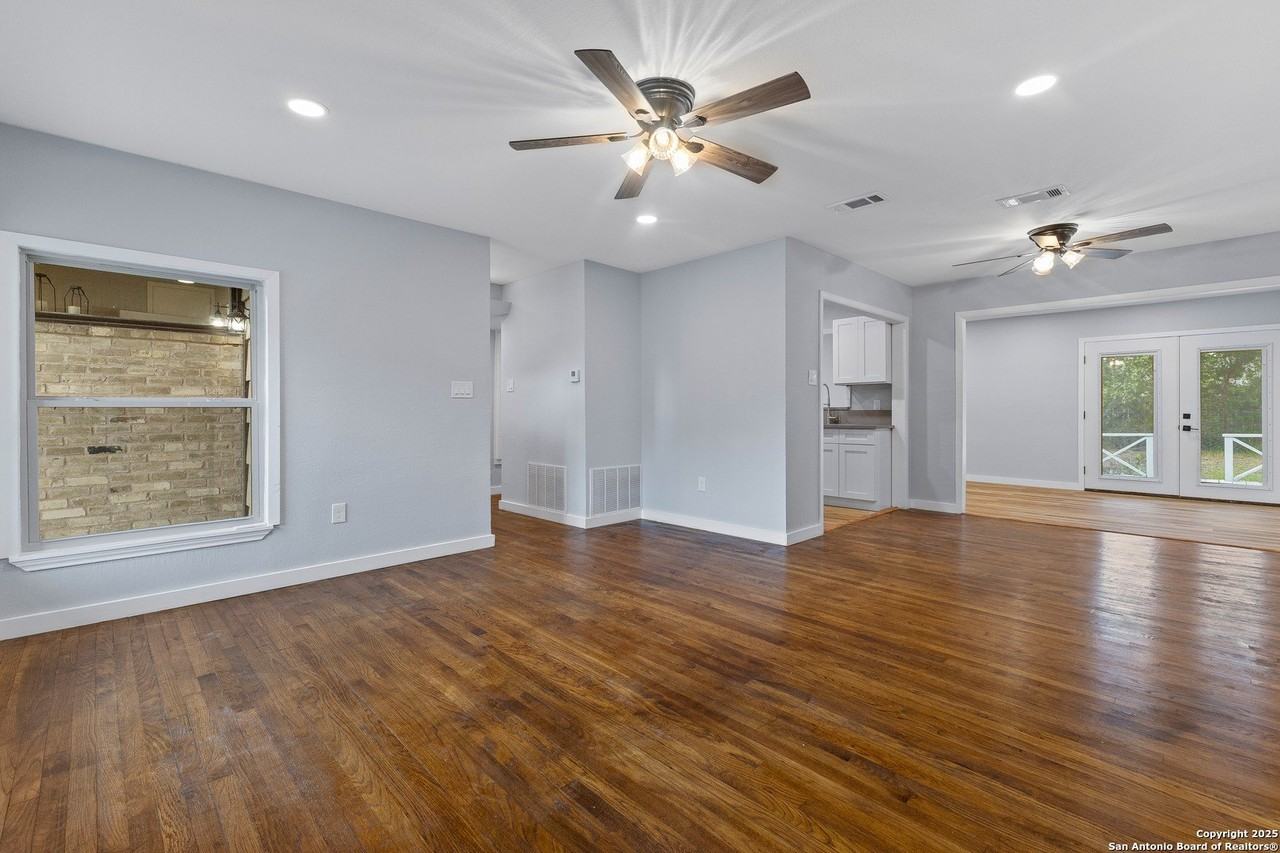 534 Cicero Avenue - Photo 5 of 16