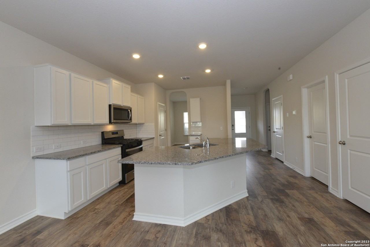 14050 Mudstone St - Photo 2 of 30