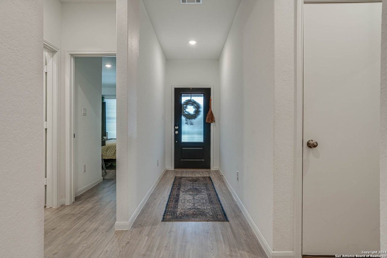 14606 Somerset Ml - Photo 5 of 19
