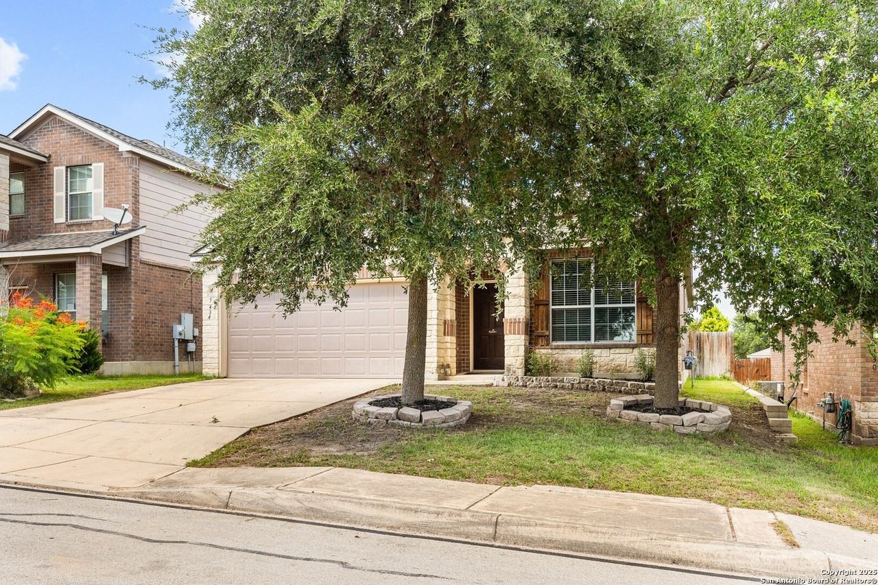 3434 Mentone Way - Photo 3 of 30