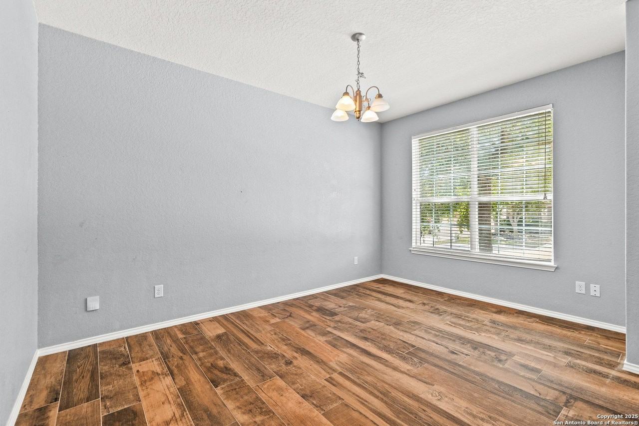 3434 Mentone Way - Photo 4 of 30