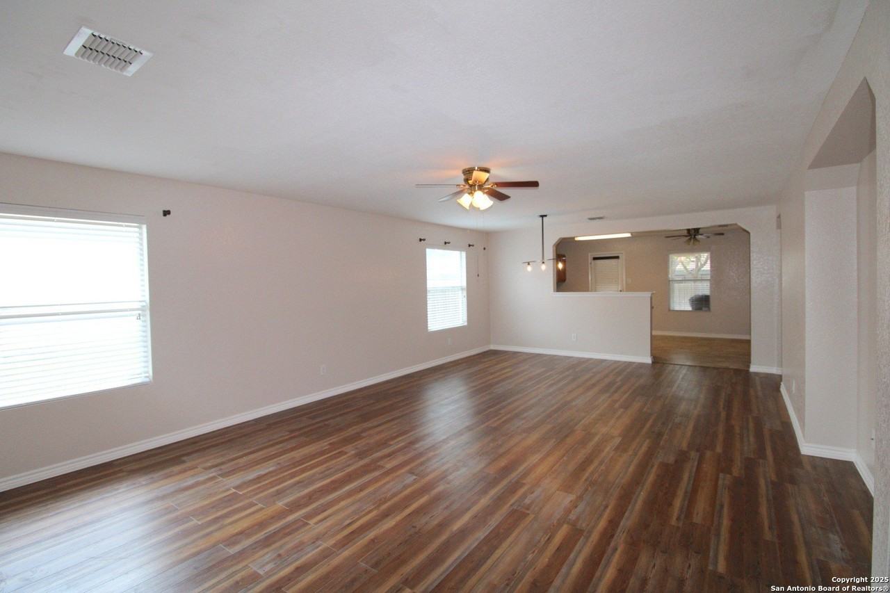 7815 Liberty Horse - Photo 3 of 27