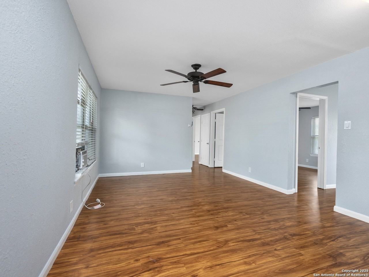 142 Galaxy Dr - Photo 3 of 18