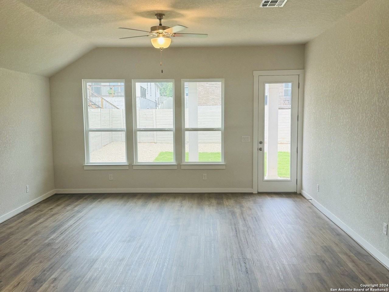 580 Tobacco Pass - Photo 5 of 8