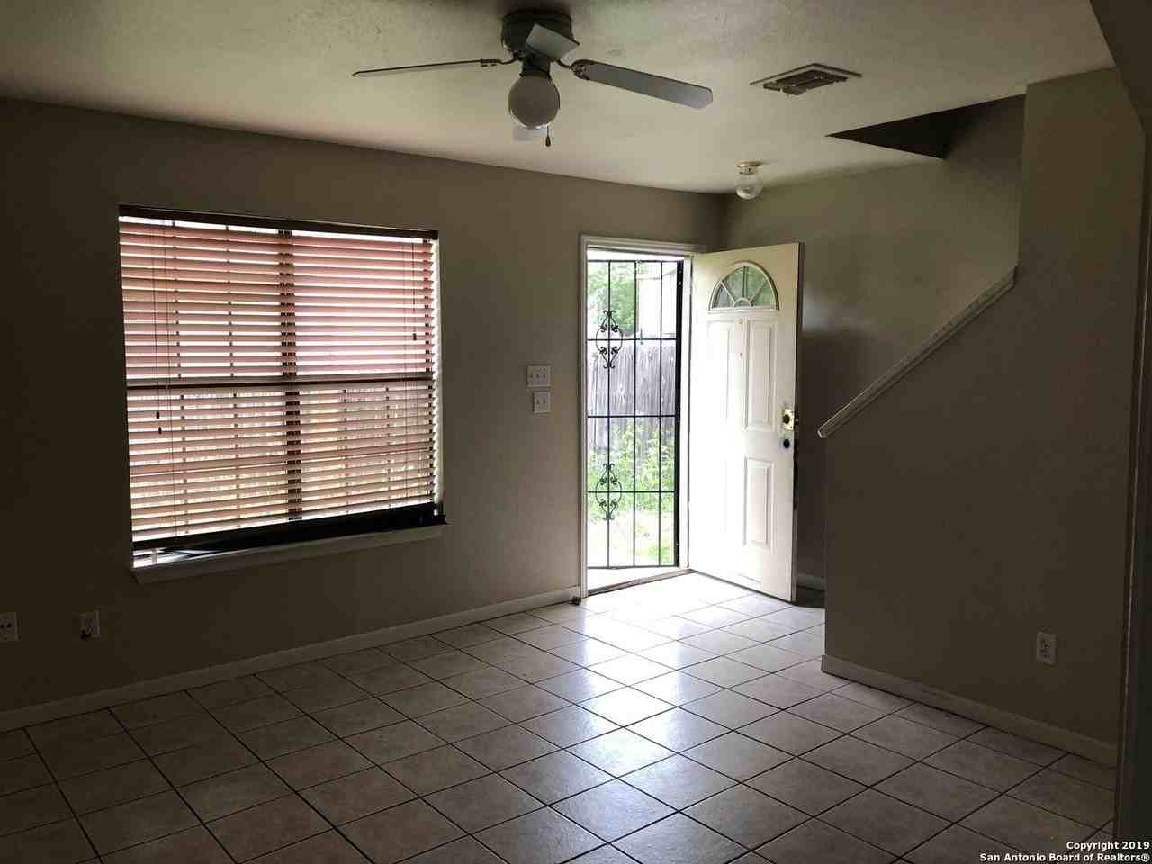 7549 Windsor Oaks - Photo 2 of 11