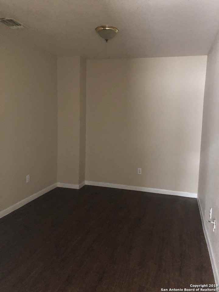 7549 Windsor Oaks - Photo 7 of 11