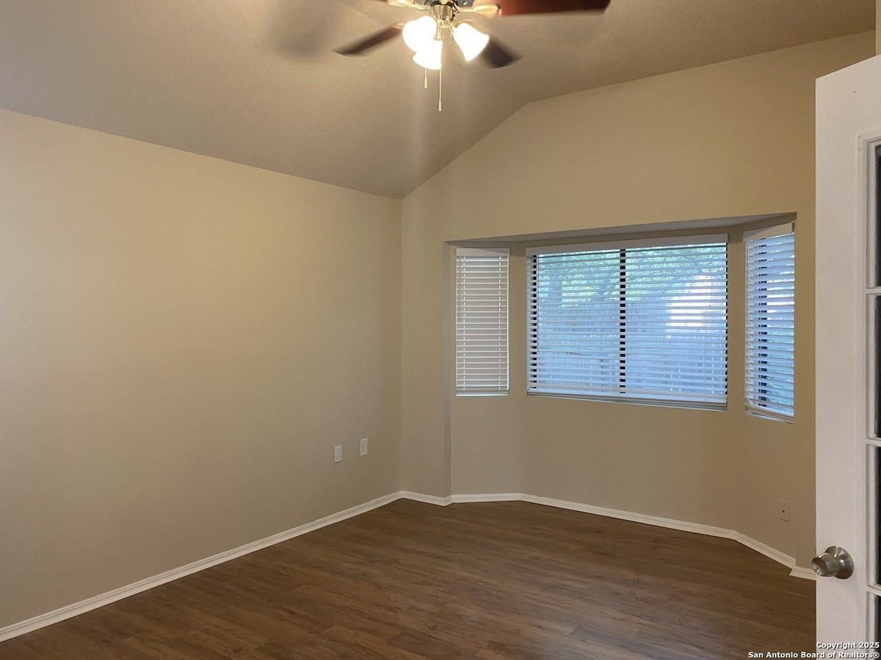 4111 Camphor Way - Photo 7 of 22