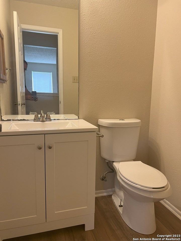 5730 Spring Moon St - Photo 4 of 26