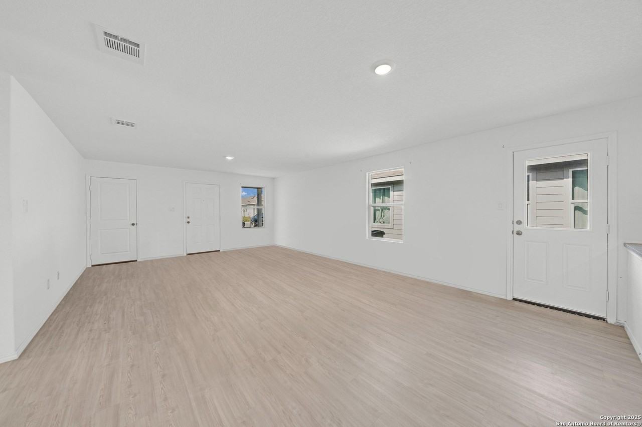 242 Ambush Rdg - Photo 3 of 15