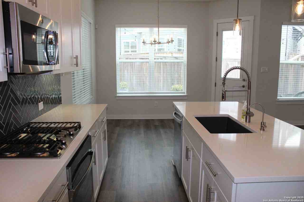 5843 Whitby Rd Unit 33 #33 - Photo 6 of 15