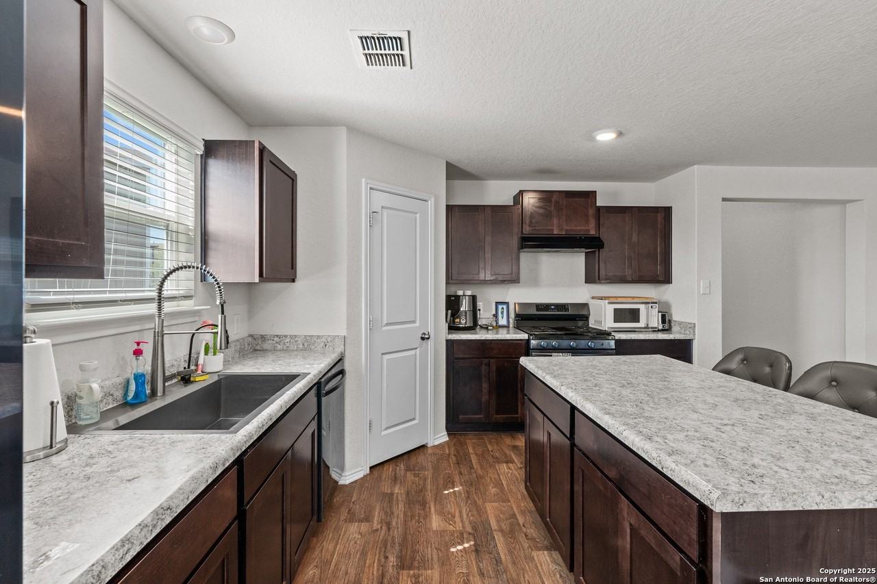 13903 Cyprus Sedge - Photo 7 of 34