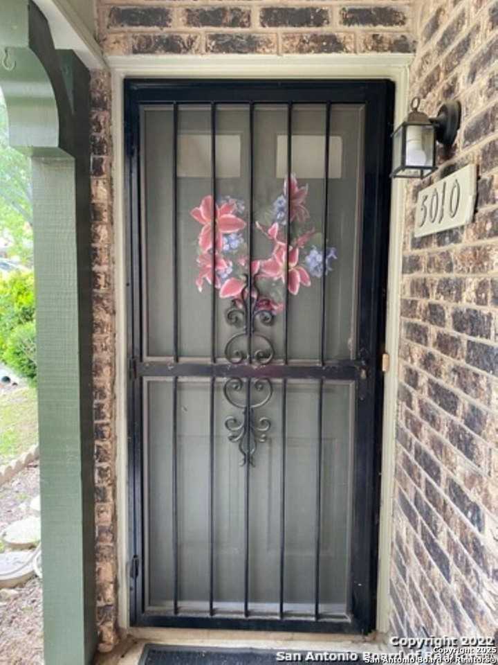 5010 Arbor Ridge Dr - Photo 2 of 29