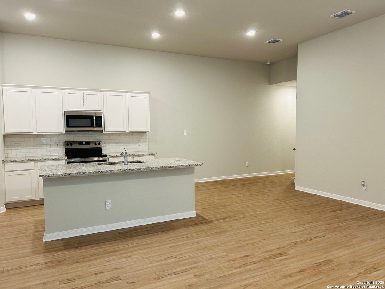 367 Nespral Dr - Photo 3 of 21