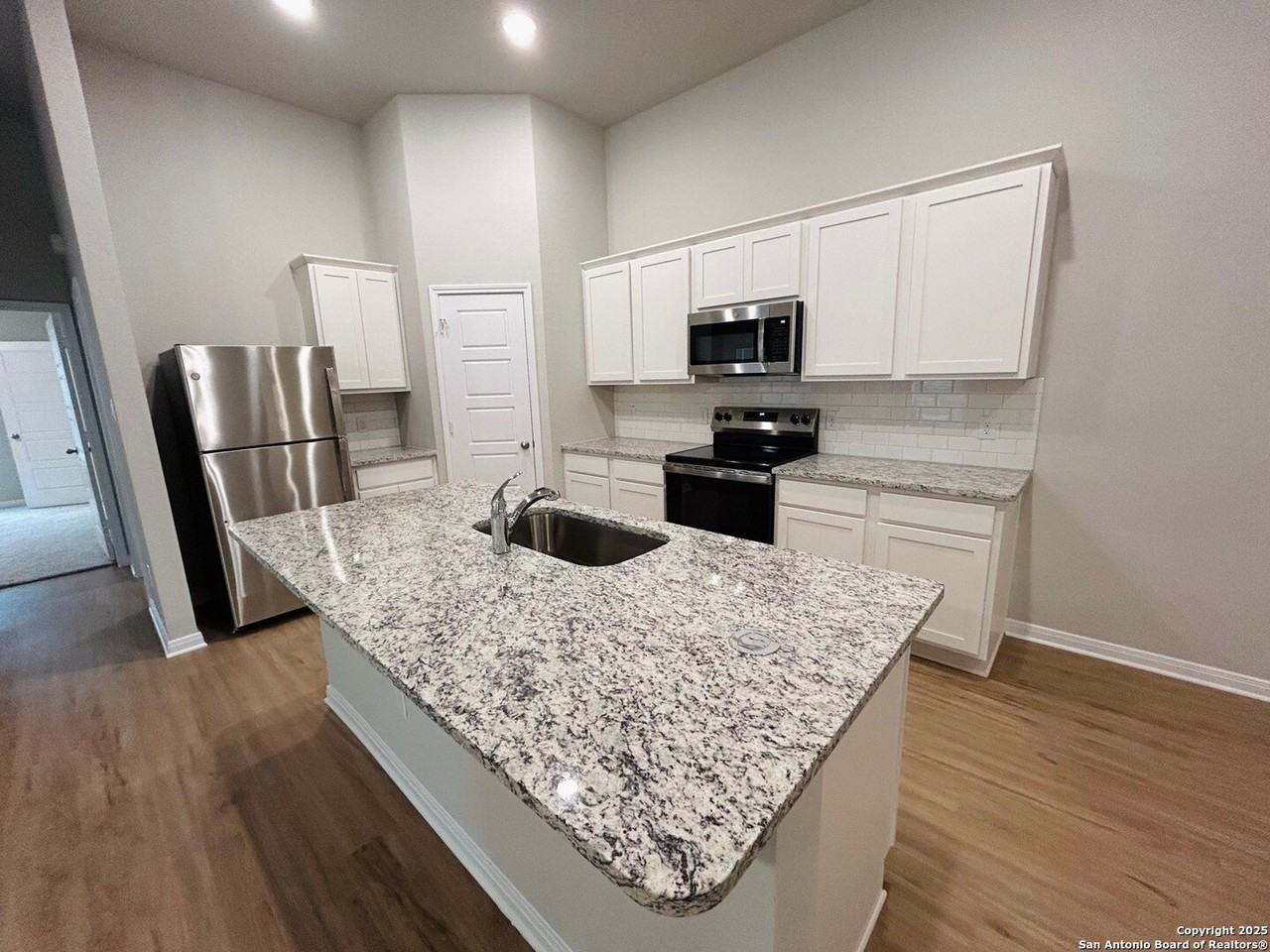 367 Nespral Dr - Photo 5 of 21