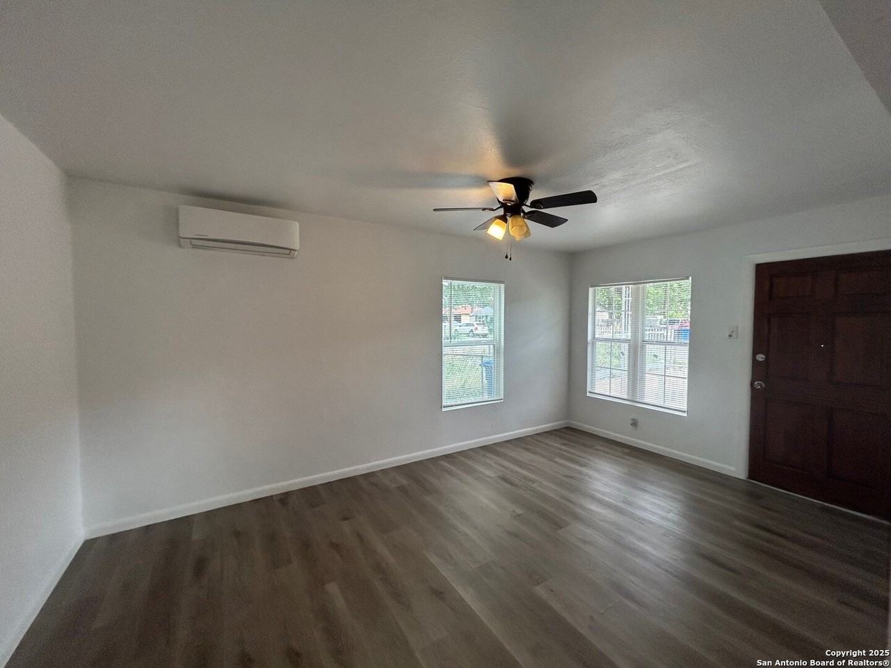 1014 Eldorado St - Photo 4 of 35