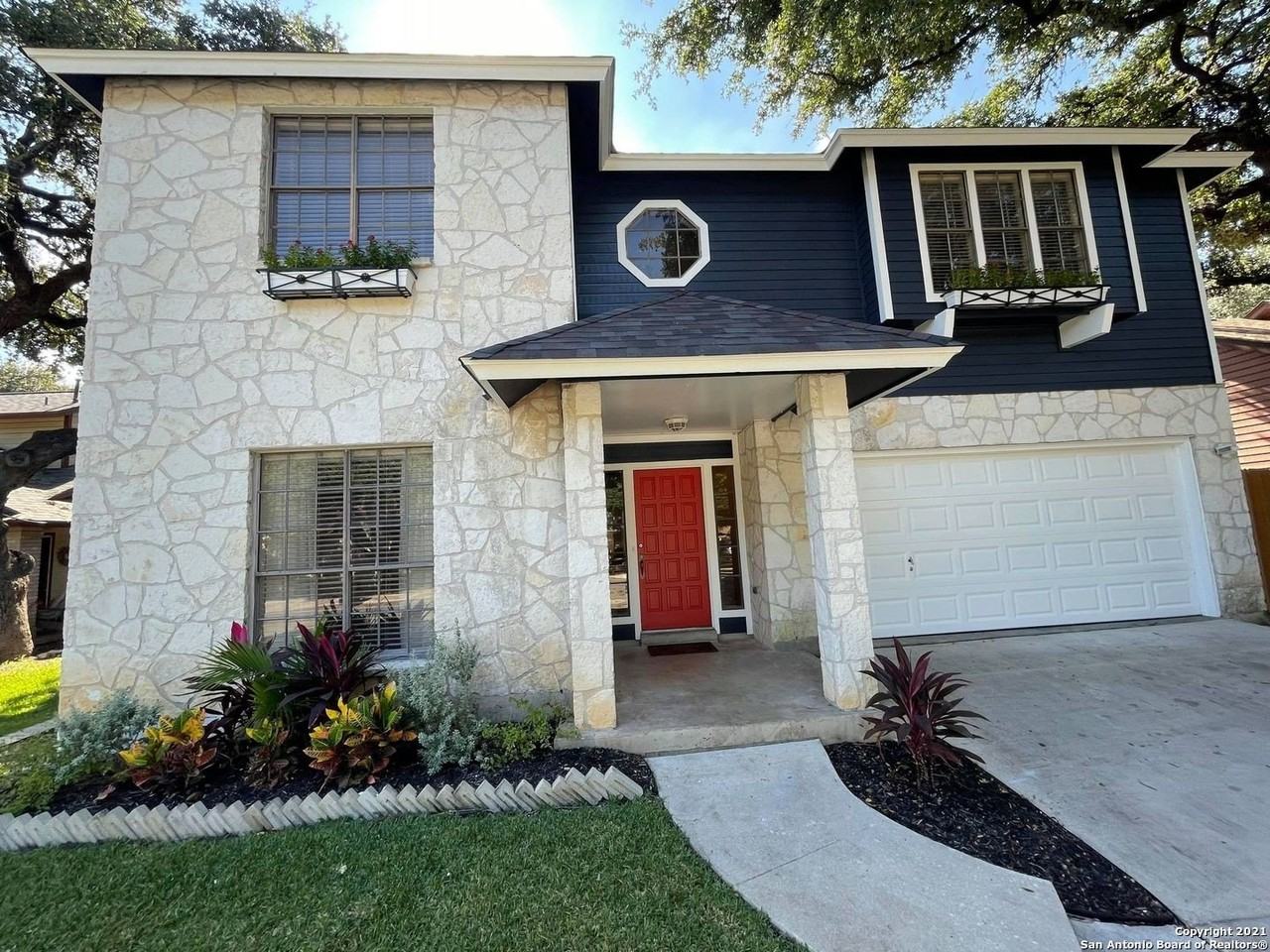 13923 Cedar Cyn - Photo 2 of 22